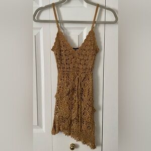 LE CHATEAU women’s gold top x-small